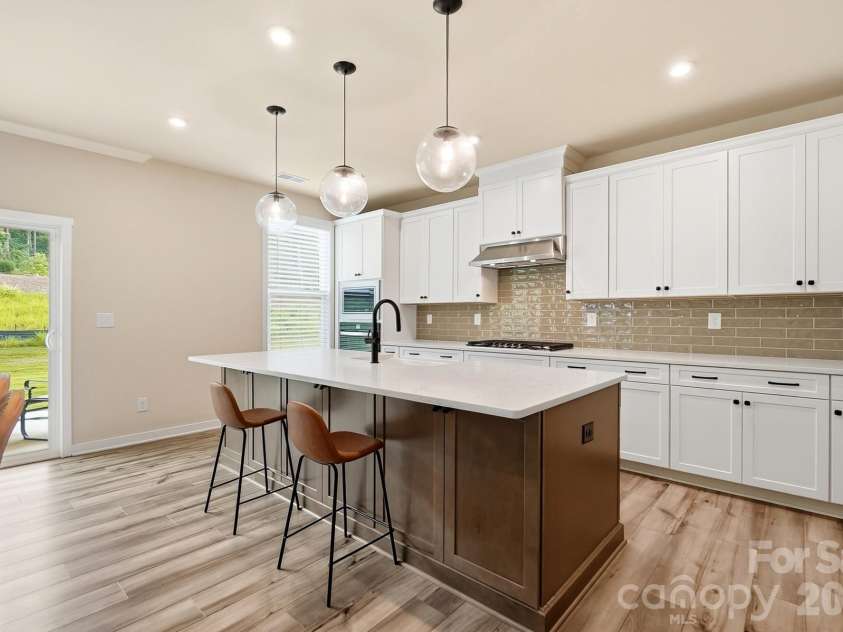 5132 Glenwalk Drive, Charlotte, NC 28269.  MLS# CAR4397479, YatesRealty ID 36191. 
