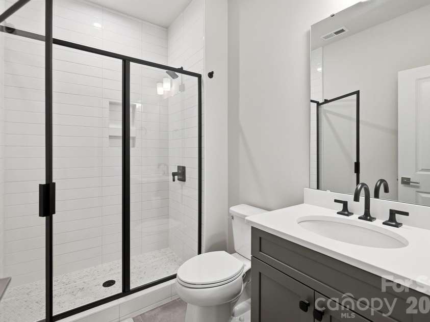 5132 Glenwalk Drive, Charlotte, NC 28269.  MLS# CAR4397479, YatesRealty ID 36191. 