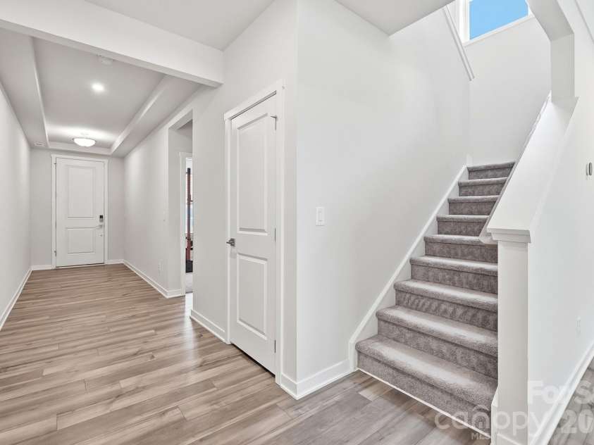 5132 Glenwalk Drive, Charlotte, NC 28269.  MLS# CAR4397479, YatesRealty ID 36191. 