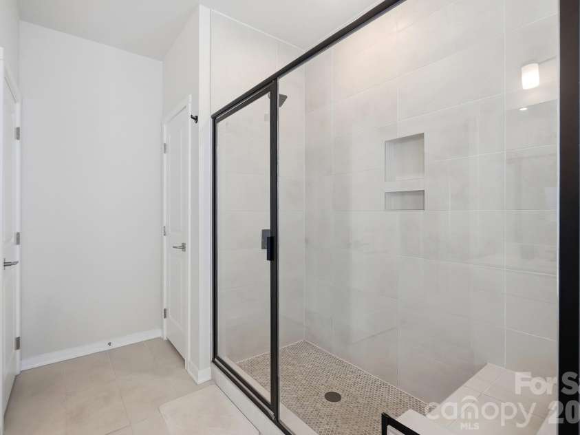 5132 Glenwalk Drive, Charlotte, NC 28269.  MLS# CAR4397479, YatesRealty ID 36191. 