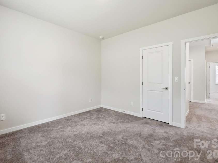 5132 Glenwalk Drive, Charlotte, NC 28269.  MLS# CAR4397479, YatesRealty ID 36191. 