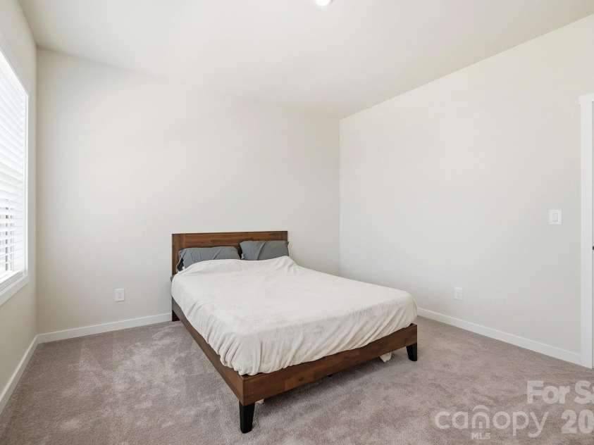5132 Glenwalk Drive, Charlotte, NC 28269.  MLS# CAR4397479, YatesRealty ID 36191. 