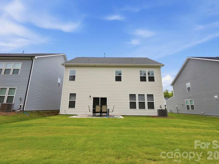 5132 Glenwalk Drive, Charlotte, NC 28269.  MLS# CAR4397479, YatesRealty ID 36191. 