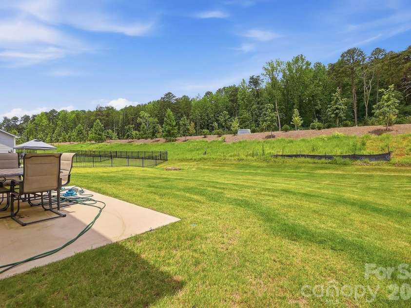 5132 Glenwalk Drive, Charlotte, NC 28269.  MLS# CAR4397479, YatesRealty ID 36191. 