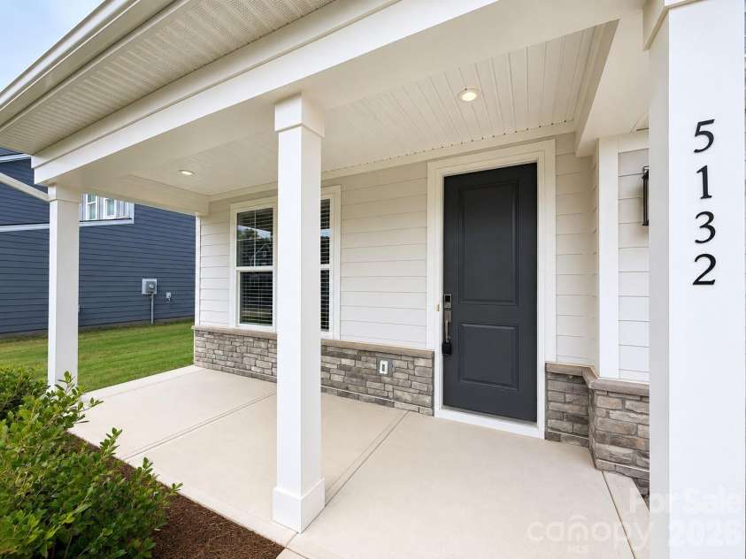 5132 Glenwalk Drive, Charlotte, NC 28269.  MLS# CAR4418710, YatesRealty ID 36191. 