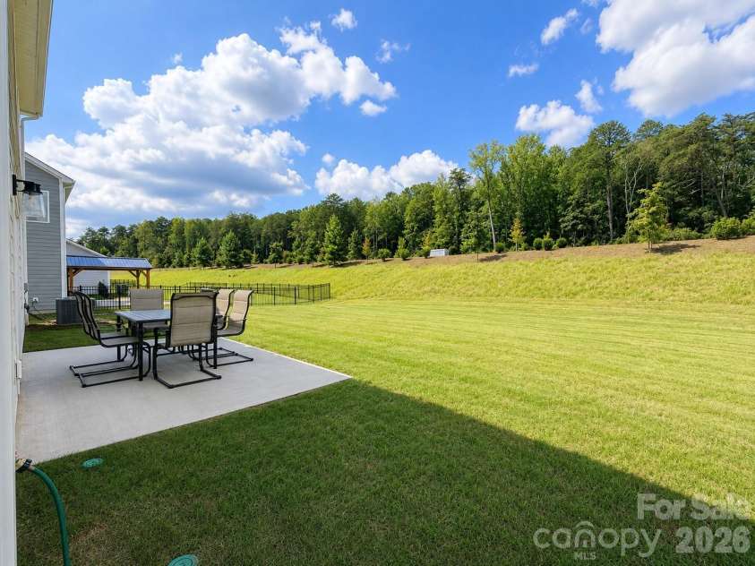 5132 Glenwalk Drive, Charlotte, NC 28269.  MLS# CAR4418710, YatesRealty ID 36191. 