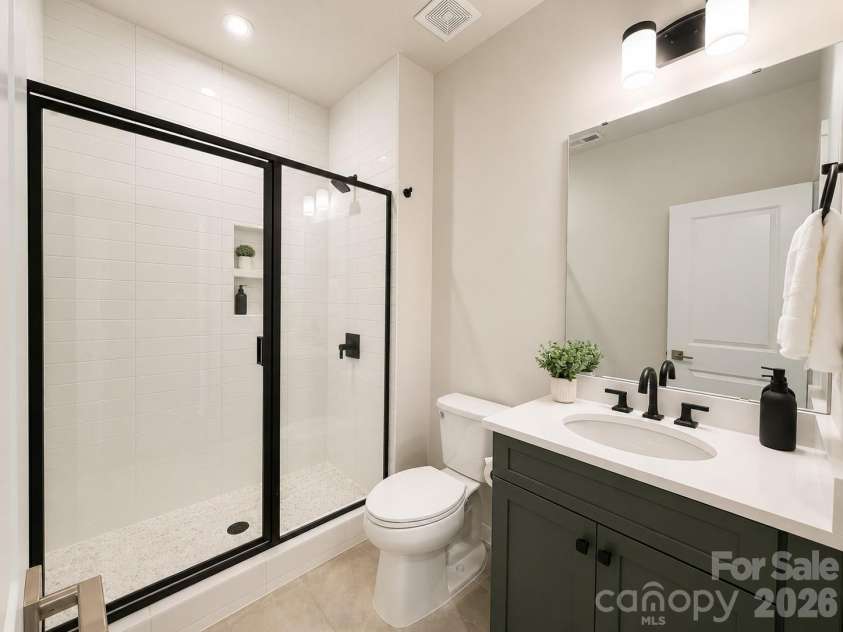 5132 Glenwalk Drive, Charlotte, NC 28269.  MLS# CAR4418710, YatesRealty ID 36191. 