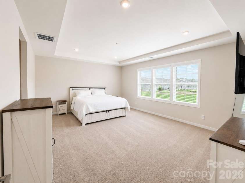 5132 Glenwalk Drive, Charlotte, NC 28269.  MLS# CAR4418710, YatesRealty ID 36191. 