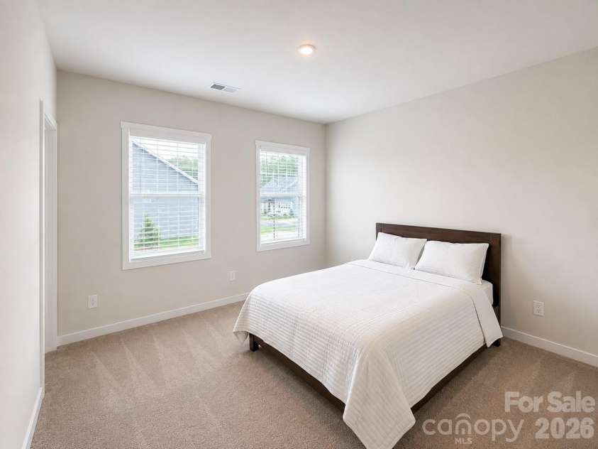 5132 Glenwalk Drive, Charlotte, NC 28269.  MLS# CAR4418710, YatesRealty ID 36191. 