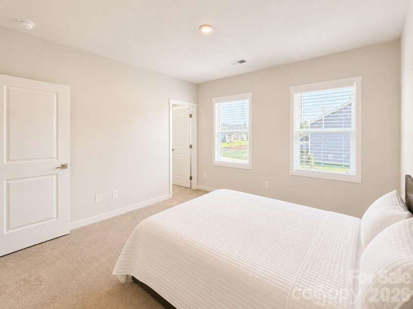 5132 Glenwalk Drive, Charlotte, NC 28269.  MLS# CAR4418710, YatesRealty ID 36191. 