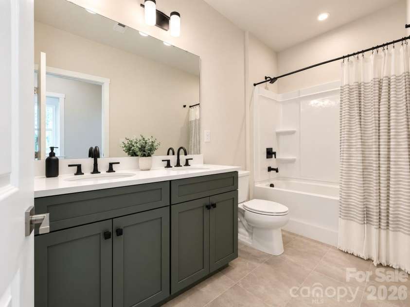 5132 Glenwalk Drive, Charlotte, NC 28269.  MLS# CAR4418710, YatesRealty ID 36191. 