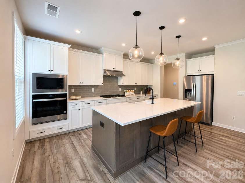 5132 Glenwalk Drive, Charlotte, NC 28269.  MLS# CAR4418710, YatesRealty ID 36191. 
