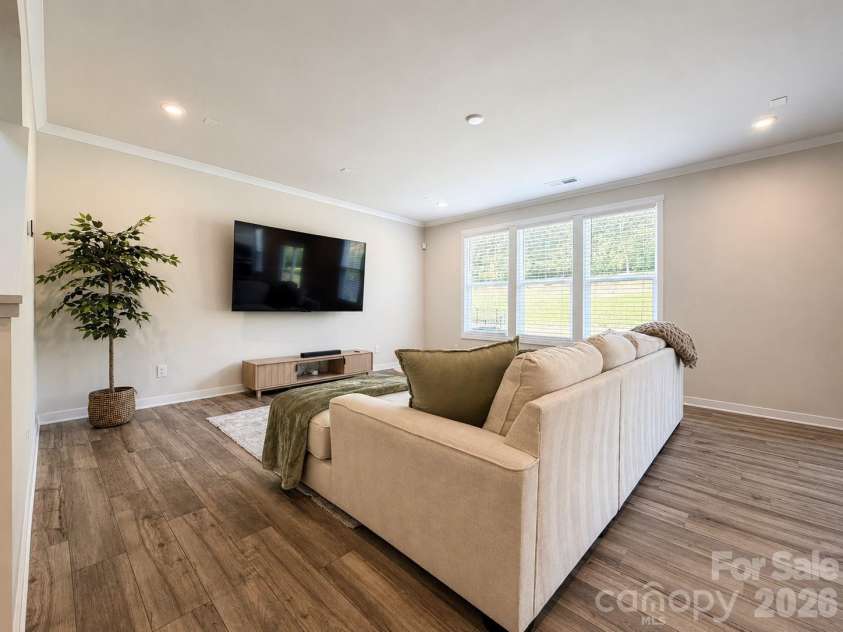 5132 Glenwalk Drive, Charlotte, NC 28269.  MLS# CAR4418710, YatesRealty ID 36191. 