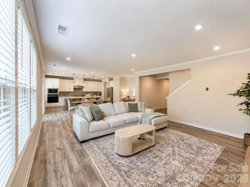 5132 Glenwalk Drive, Charlotte, NC 28269.  MLS# CAR4418710, YatesRealty ID 36191. 