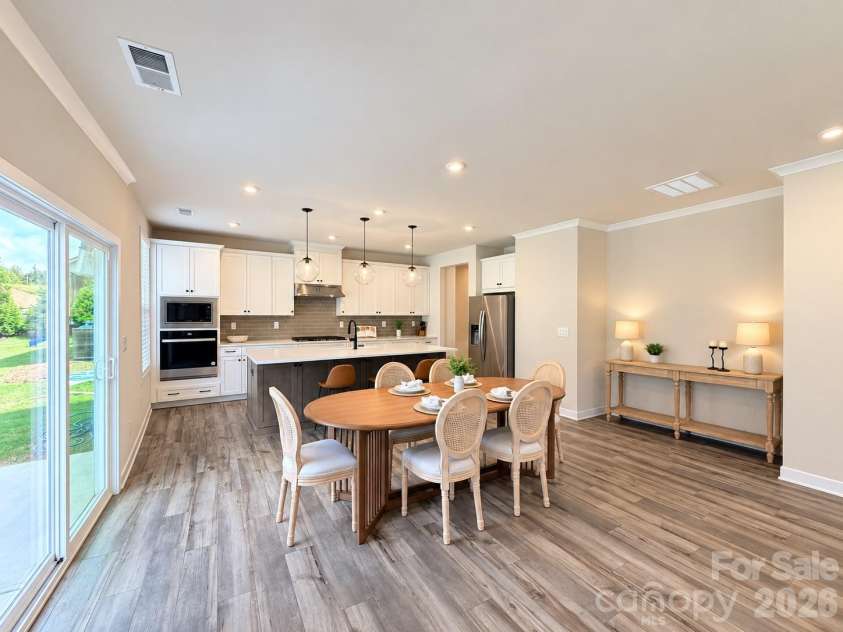 5132 Glenwalk Drive, Charlotte, NC 28269.  MLS# CAR4418710, YatesRealty ID 36191. 