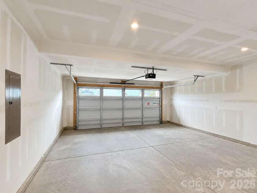 5132 Glenwalk Drive, Charlotte, NC 28269.  MLS# CAR4418710, YatesRealty ID 36191. 
