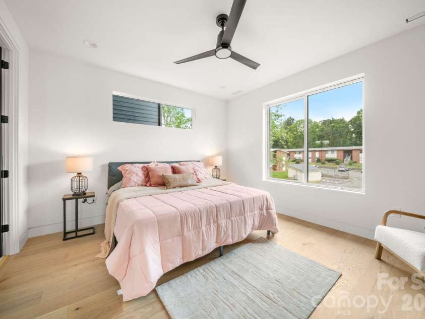 41 Johnson Drive, Asheville, NC 28804.  MLS# CAR4388362, YatesRealty ID 36192. Primary on main