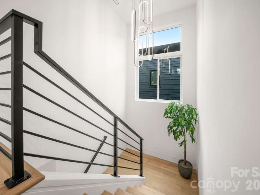 41 Johnson Drive, Asheville, NC 28804.  MLS# CAR4388362, YatesRealty ID 36192. Staircase