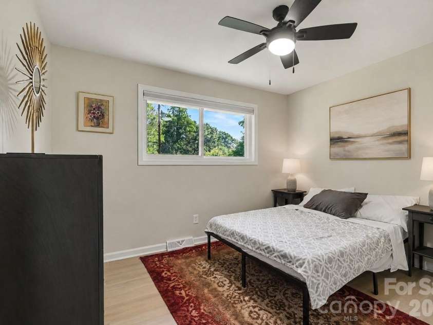 4023 Strangford Avenue, Charlotte, NC 28215.  MLS# CAR4395242, YatesRealty ID 36193. 