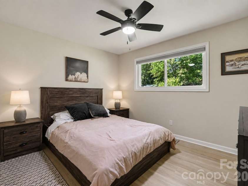4023 Strangford Avenue, Charlotte, NC 28215.  MLS# CAR4395242, YatesRealty ID 36193. 