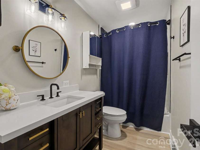 4023 Strangford Avenue, Charlotte, NC 28215.  MLS# CAR4395242, YatesRealty ID 36193. 