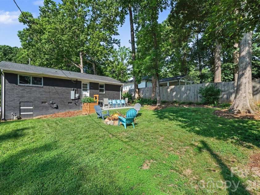 4023 Strangford Avenue, Charlotte, NC 28215.  MLS# CAR4395242, YatesRealty ID 36193. 