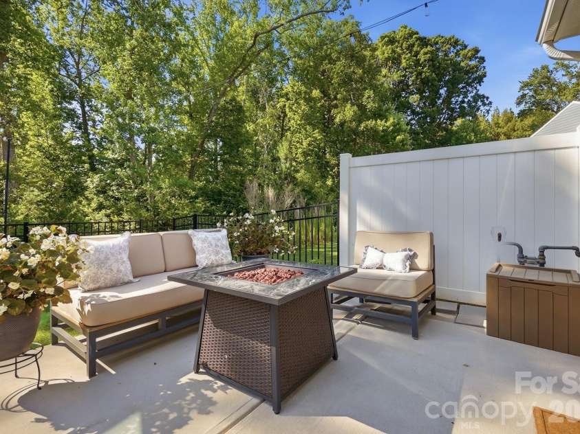 6315 Ashton Park Drive, Denver, NC 28037.  MLS# CAR4400268, YatesRealty ID 36194. 