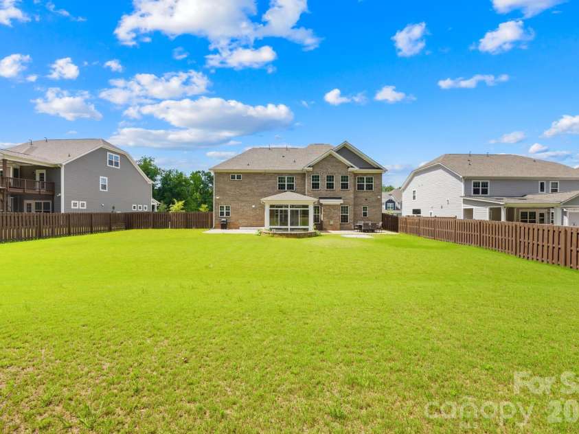 809 Brown Creek Drive, Matthews, NC 28104.  MLS# CAR4399736, YatesRealty ID 36195. Backyard