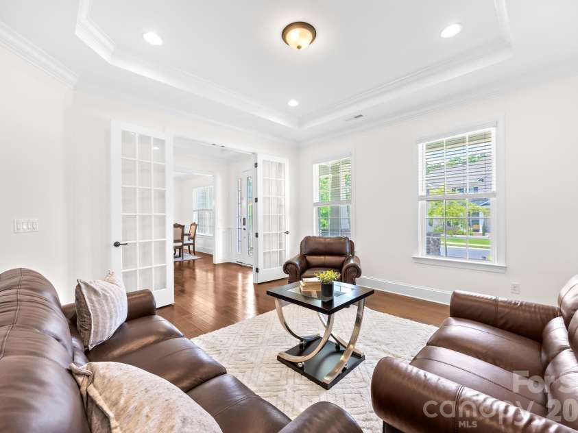 809 Brown Creek Drive, Matthews, NC 28104.  MLS# CAR4399736, YatesRealty ID 36195. Executive Office