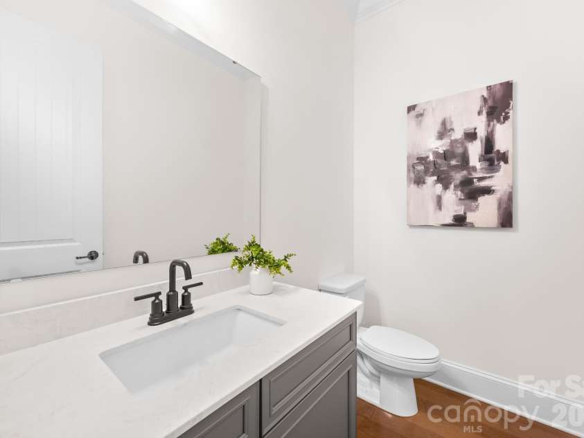 809 Brown Creek Drive, Matthews, NC 28104.  MLS# CAR4399736, YatesRealty ID 36195. Half Bathroom