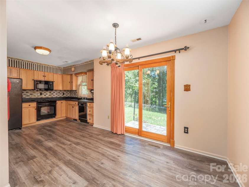 25 Laurel Park Drive, Arden, NC 28704.  MLS# CAR4401066, YatesRealty ID 36196. 