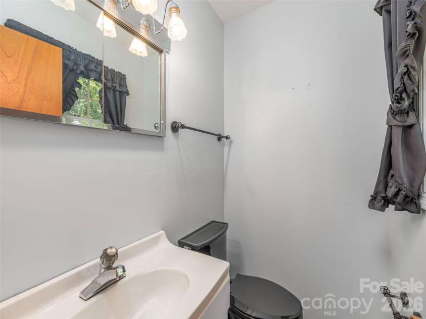 25 Laurel Park Drive, Arden, NC 28704.  MLS# CAR4401066, YatesRealty ID 36196. 