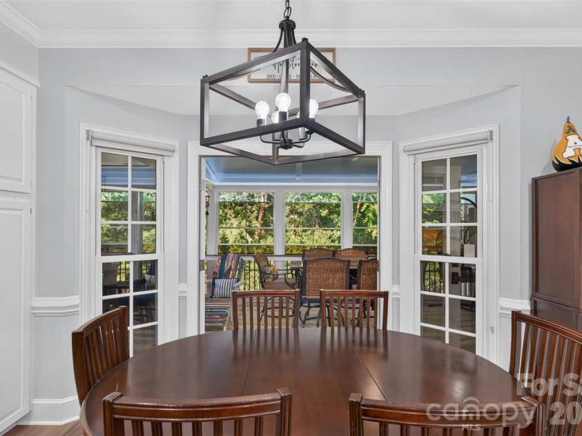 1231 Manicott Drive, Matthews, NC 28105.  MLS# CAR4394782, YatesRealty ID 36197. 