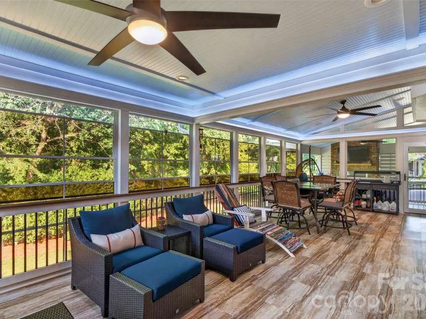 1231 Manicott Drive, Matthews, NC 28105.  MLS# CAR4394782, YatesRealty ID 36197. 
