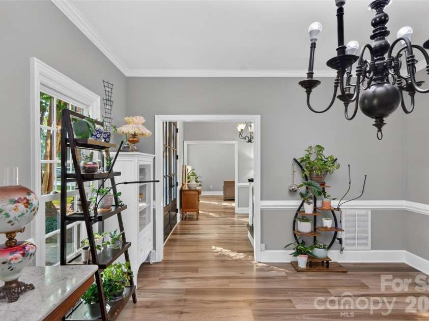 1231 Manicott Drive, Matthews, NC 28105.  MLS# CAR4394782, YatesRealty ID 36197. 