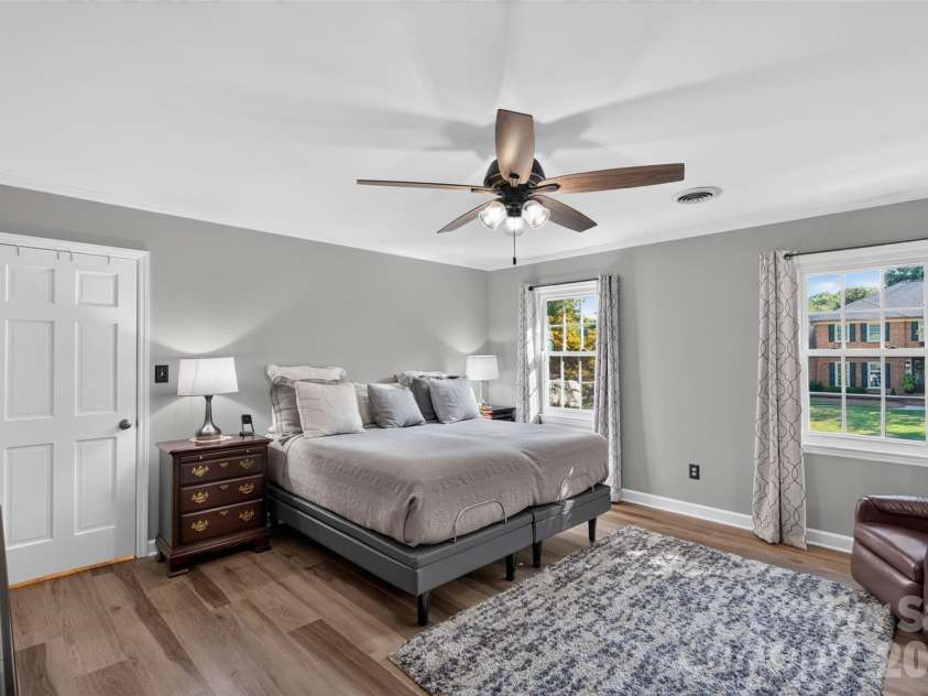 1231 Manicott Drive, Matthews, NC 28105.  MLS# CAR4394782, YatesRealty ID 36197. 