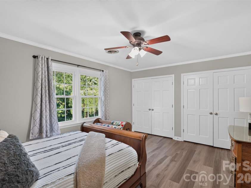 1231 Manicott Drive, Matthews, NC 28105.  MLS# CAR4394782, YatesRealty ID 36197. 