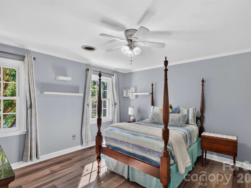 1231 Manicott Drive, Matthews, NC 28105.  MLS# CAR4394782, YatesRealty ID 36197. 