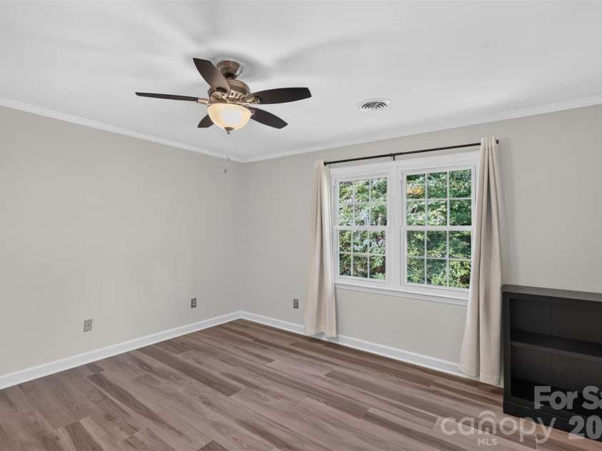 1231 Manicott Drive, Matthews, NC 28105.  MLS# CAR4394782, YatesRealty ID 36197. 