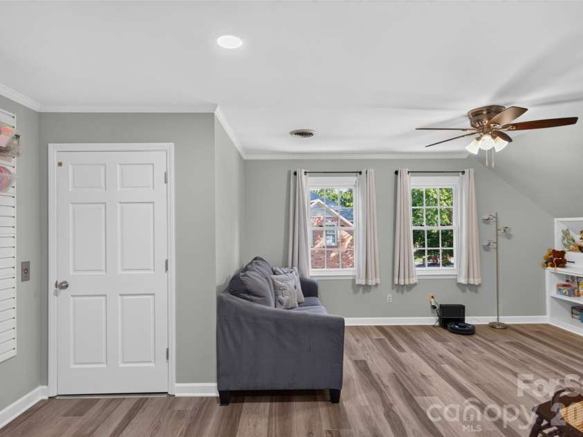 1231 Manicott Drive, Matthews, NC 28105.  MLS# CAR4394782, YatesRealty ID 36197. 