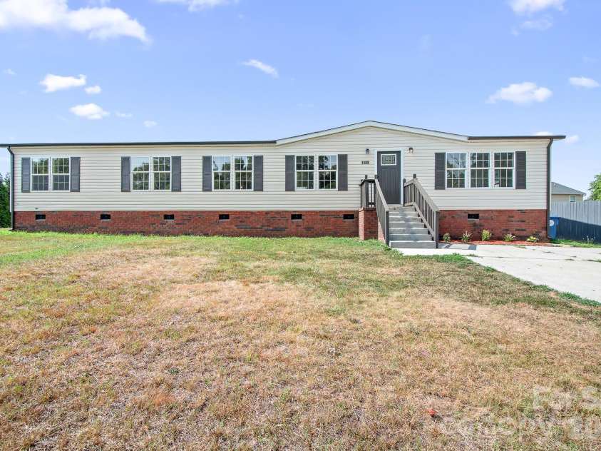 1509 Keystone Drive, Salisbury, NC 28147.  MLS# CAR4402351, YatesRealty ID 36198. 