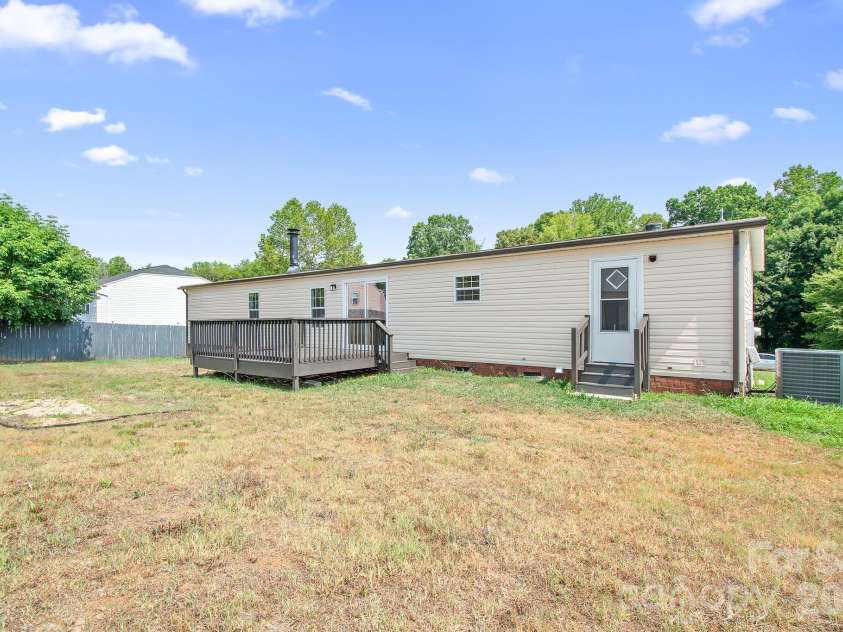 1509 Keystone Drive, Salisbury, NC 28147.  MLS# CAR4402351, YatesRealty ID 36198. 
