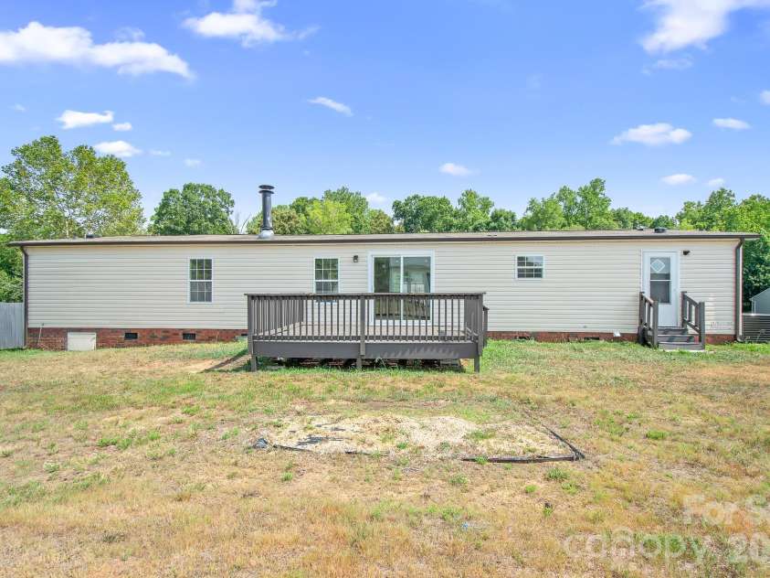 1509 Keystone Drive, Salisbury, NC 28147.  MLS# CAR4402351, YatesRealty ID 36198. 