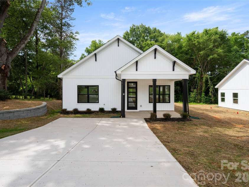 311 Chestnut Street, Stanley, NC 28164.  MLS# CAR4398444, YatesRealty ID 36199. 