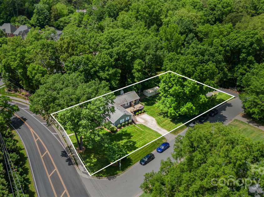 6200 Old Providence Road, Charlotte, NC 28226.  MLS# CAR4136069, YatesRealty ID 362. 