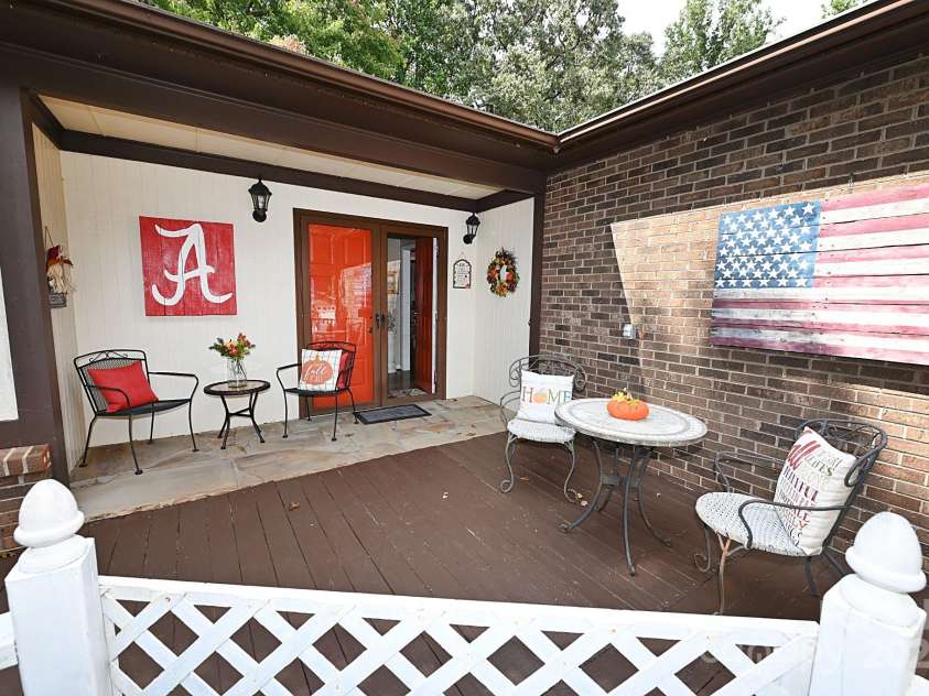 112 Royal Oak Court, Lenoir, NC 28645.  MLS# CAR4302969, YatesRealty ID 3620. 