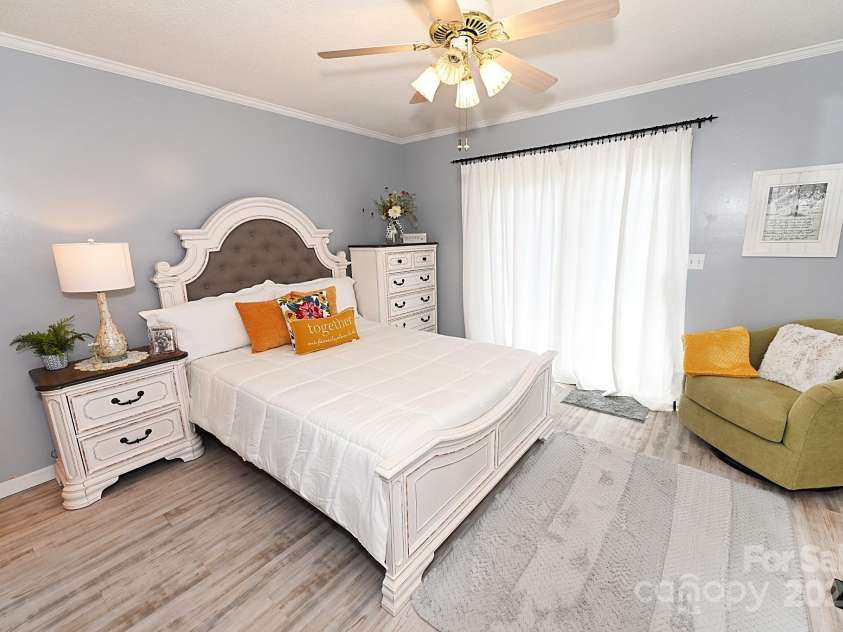 112 Royal Oak Court, Lenoir, NC 28645.  MLS# CAR4302969, YatesRealty ID 3620. 