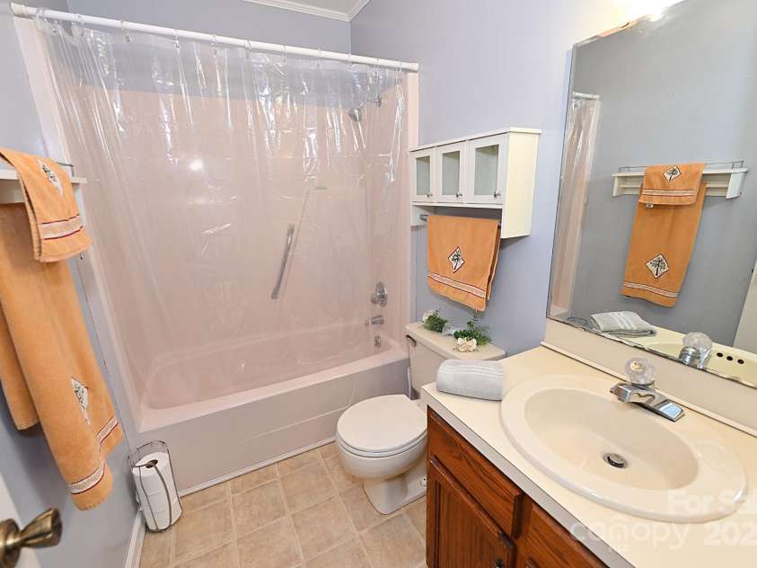 112 Royal Oak Court, Lenoir, NC 28645.  MLS# CAR4302969, YatesRealty ID 3620. 