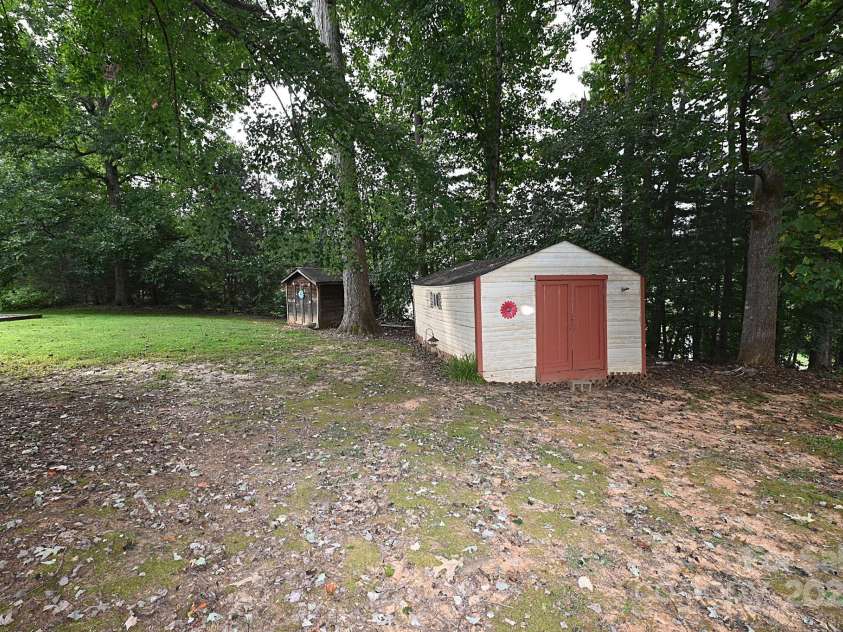 112 Royal Oak Court, Lenoir, NC 28645.  MLS# CAR4302969, YatesRealty ID 3620. 
