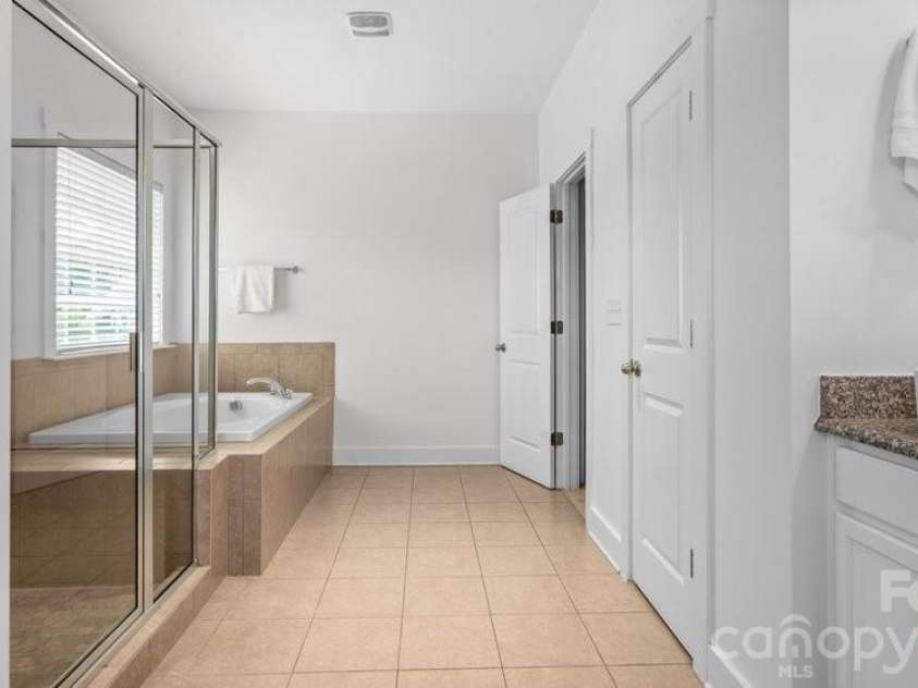 11926 Grey Partridge Drive, Charlotte, NC 28278.  MLS# CAR4381205, YatesRealty ID 36204. 